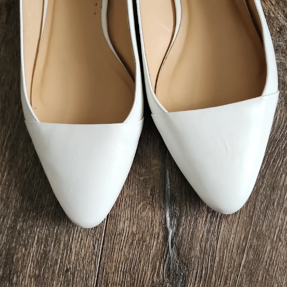 Talbots 8.5 Elegant Cream Pointed Slingback Flats. - Picture 8 of 10